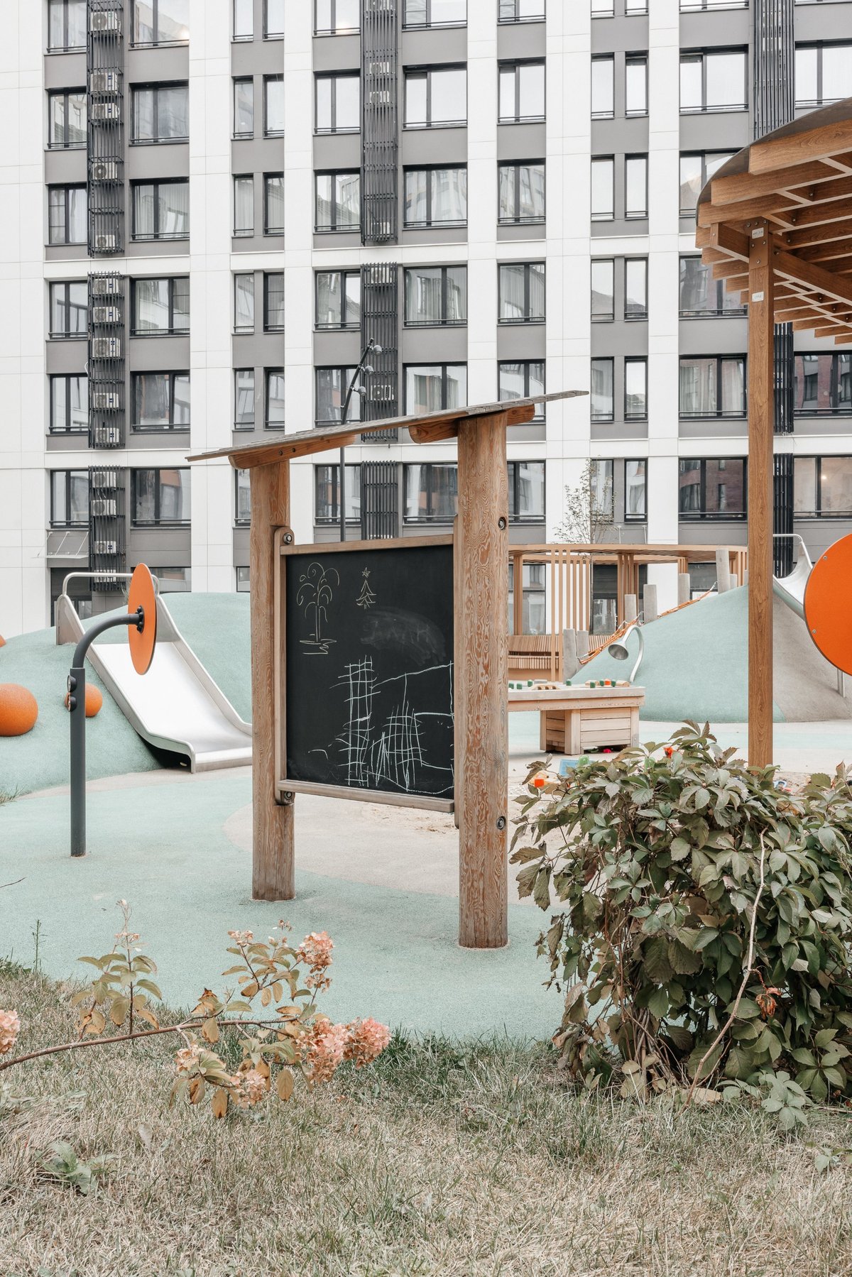 Детская площадка «Нагатино Ай-Ленд, "Живые холмы"», Москва — проект ТАЙГА